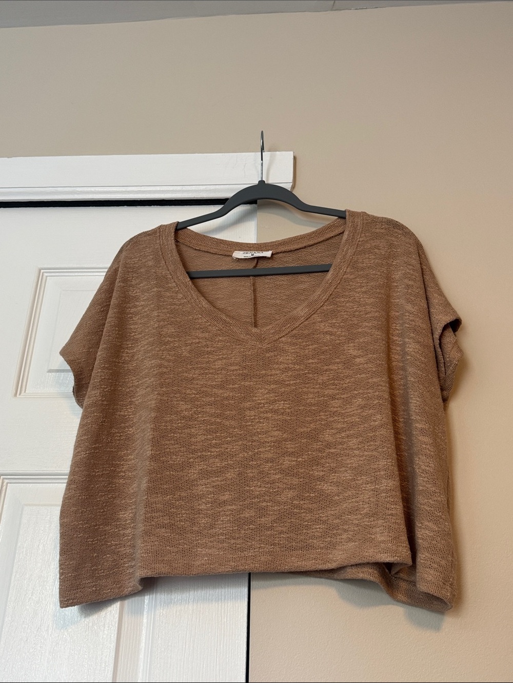 Zenana Outfitters Short Sleeve Cropped V-Neck Sweater in Brown